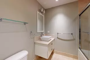 721 E 6th St, Boston, MA 02127 - Photo 11