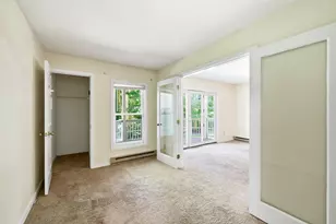 23 Randolph Pl, Northampton, MA 01060 - Photo 9