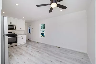 1346 Newport Ave #B5, Attleboro, MA 02703 - Photo 7