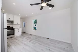1346 Newport Ave, Attleboro, MA 02703 - Photo 7