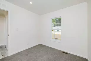 1346 Newport Ave, Attleboro, MA 02703 - Photo 15
