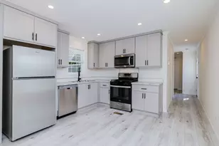 1346 Newport Ave, Attleboro, MA 02703 - Photo 7
