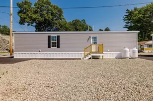 1346 Newport Ave, Attleboro, MA 02703 - Photo 19
