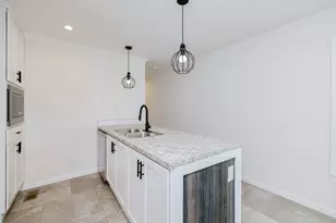 1346 Newport Ave, Attleboro, MA 02703 - Photo 7