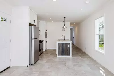 1346 Newport Ave #A3, Attleboro, MA 02703 - Photo 5