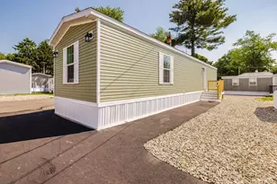 1346 Newport Ave, Attleboro, MA 02703 - Photo 25