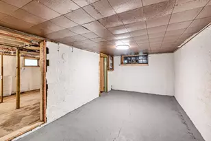83 Rolf Ave, Chicopee, MA 01020 - Photo 23