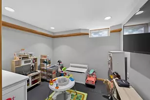 403 Valley Rd, New Bedford, MA 02745 - Photo 25