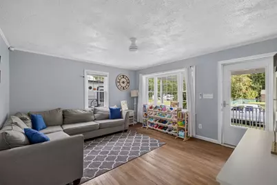 403 Valley Rd, New Bedford, MA 02745 - Photo 11