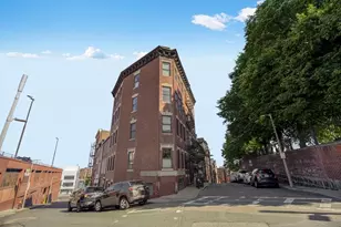 44 Snow Hill St, Boston, MA 02113 - Photo 9