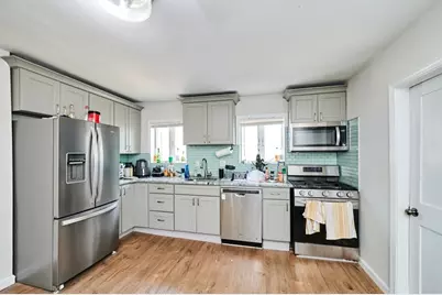 241-243 E St, Boston, MA 02127 - Photo 3