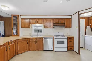 25 Groton School Rd, Ayer, MA 01432 - Photo 9