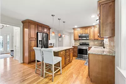 524 Lindsey St, Attleboro, MA 02703 - Photo 9