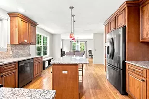 524 Lindsey St, Attleboro, MA 02703 - Photo 11