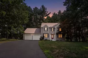 61 Easy St, Uxbridge, MA 01569 - Photo 1