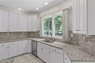 10 Hemingway St, Shrewsbury, MA 01545 - Photo 15
