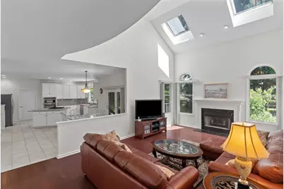 10 Hemingway St, Shrewsbury, MA 01545 - Photo 9