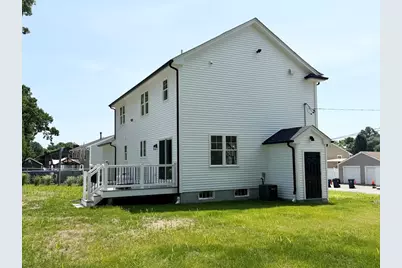 955 Crescent Street, New Bedford, MA 02745 - Photo 3