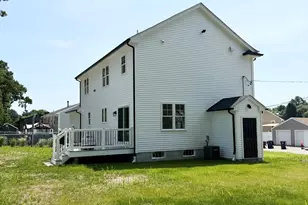 955 Crescent St, New Bedford, MA 02745 - Photo 3