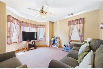 28 Hancock St, Fall River, MA 02721 - Photo 15