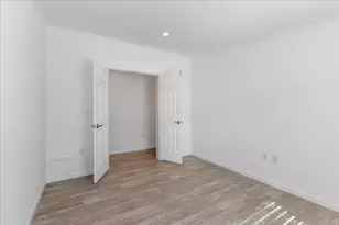 29 Lowell, Salem, NH 03079 - Photo 17