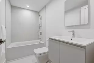 118 B St, Boston, MA 02127 - Photo 9