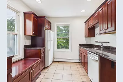 32 Sciarappa St #2, Cambridge, MA 02141 - Photo 3