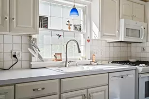 139 Burbank Rd, Longmeadow, MA 01106 - Photo 9