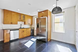 30 Tuttle St, Boston, MA 02125 - Photo 5