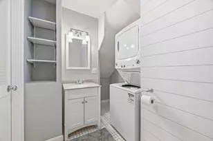 693 E 7th St, Boston, MA 02127 - Photo 7