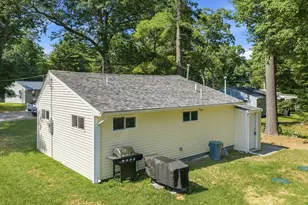 8 Violet St, Lakeville, MA 02743 - Photo 5