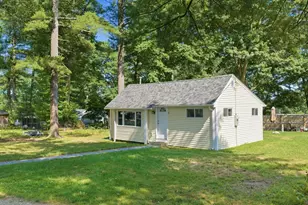 8 Violet St, Lakeville, MA 02743 - Photo 3