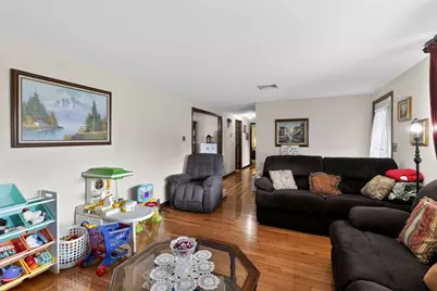 246 Tolpa Cir, Chicopee, MA 01020 - Photo 5