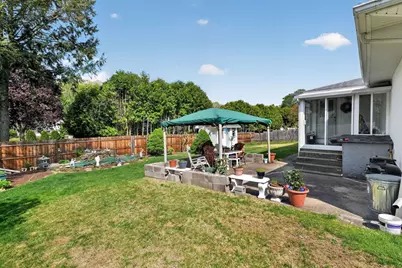 246 Tolpa Cir, Chicopee, MA 01020 - Photo 3