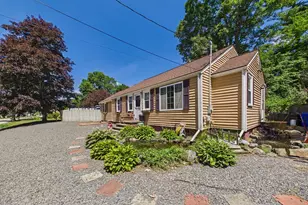 85 Alfred Lord Blvd, Taunton, MA 02780 - Photo 3
