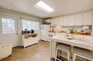 378 E 8th St, Boston, MA 02127 - Photo 3