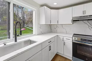 25 Johnson St, Worcester, MA 01604 - Photo 11