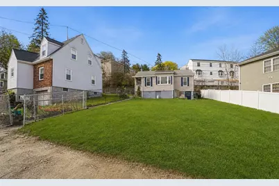 25 Johnson St, Worcester, MA 01604 - Photo 3