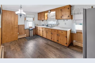 23 Thompson, East Longmeadow, MA 01028 - Photo 9