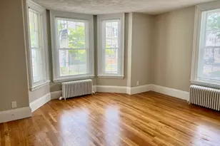9 Arlington St, Reading, MA 01867 - Photo 3