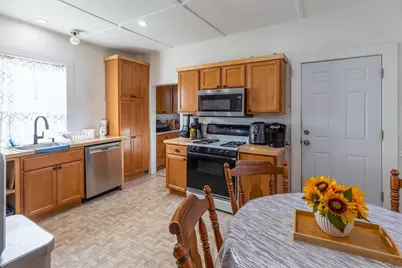 211 Court St, Plymouth, MA 02360 - Photo 5