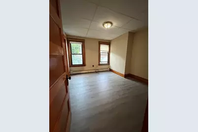 16 Holt St #B, Fitchburg, MA 01420 - Photo 5
