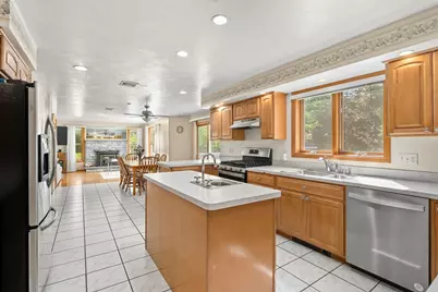 1 Pat Rose Way, Rockland, MA 02370 - Photo 17
