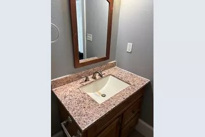32 Nassau St, Chicopee, MA 01013 - Photo 17