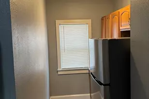 32 Nassau St, Chicopee, MA 01013 - Photo 9