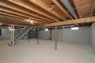 27 Bostwick Ln, Chicopee, MA 01020 - Photo 31