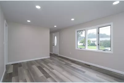 27 Bostwick Lane, Chicopee, MA 01020 - Photo 9