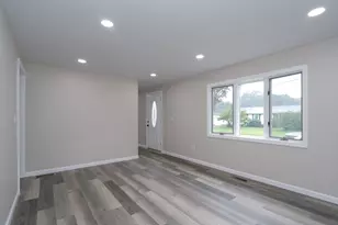 27 Bostwick Ln, Chicopee, MA 01020 - Photo 9