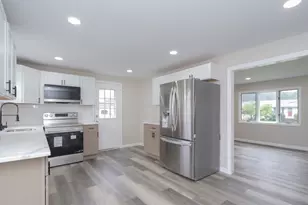 27 Bostwick Ln, Chicopee, MA 01020 - Photo 11