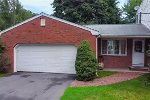 442 Eastview Ave, Somerset, MA 02726 - Photo 3